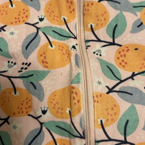 Hanna Andersson 80 cm 18 to 24 mo. pajamas, tangerine, and flower pattern - Picture 7 of 11
